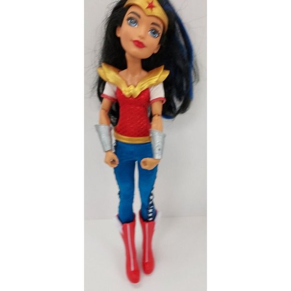 Wonder Woman Doll D.C. Super Girls by Mattel 2014 Articulated Arms - Picture 1 of 3